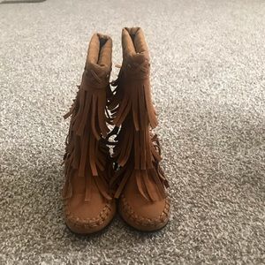 Cute fringe boots size 5m toddlers